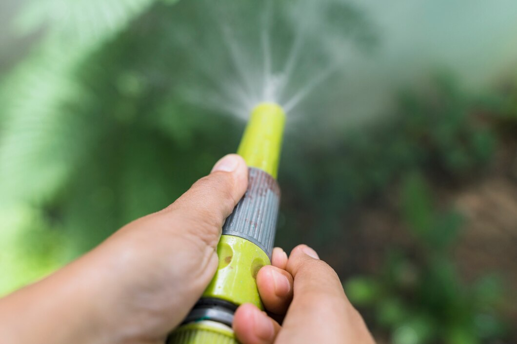 Oszczędzanie wody i energii – korzyści z wykorzystania deszczówki i grillowania na gazie w ogrodzie